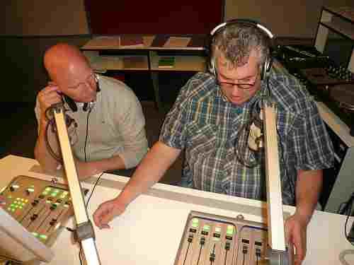 2011-radioshowl002.jpg